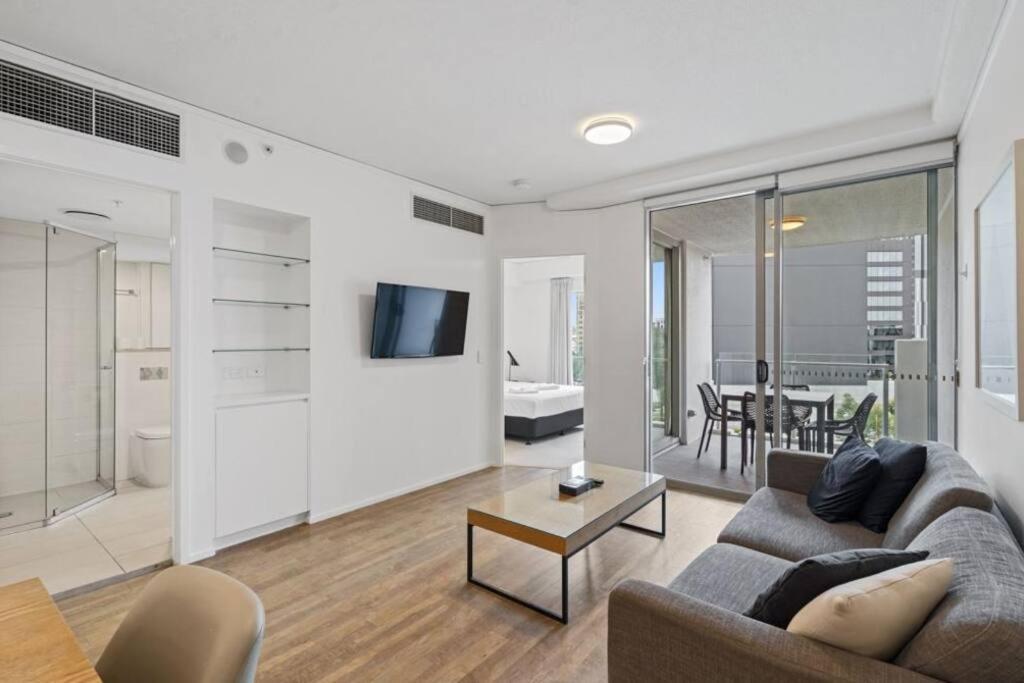 Lovely 2- Bedroom Rental Unit With Free Parking Brisbane Dış mekan fotoğraf